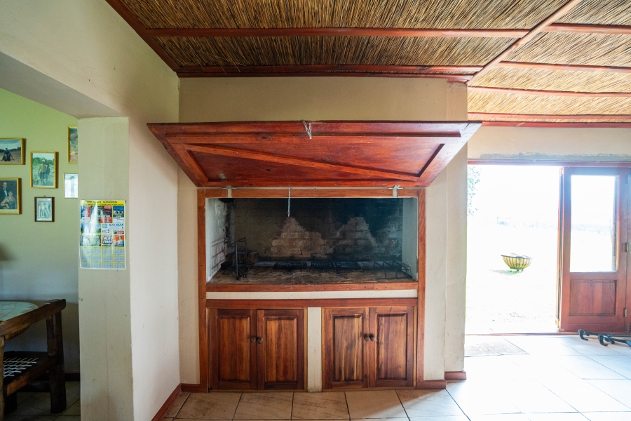 5 Bedroom Property for Sale in Grahamstown Rural Eastern Cape